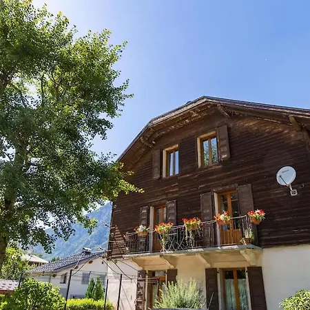 Heart Of Lovely And Cosy 2 Bedrooms, Terrace, Parking