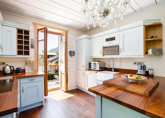 Apartment Heart Of Lovely And Cosy 2 Bedrooms, Terrace, Parking