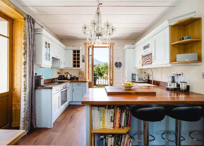 Apartment Heart Of Lovely And Cosy 2 Bedrooms, Terrace, Parking *