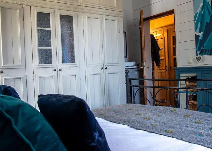 Heart Of Lovely And Cosy 2 Bedrooms, Terrace, Parking Apartment *