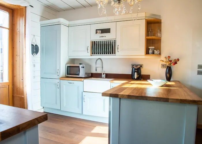 Apartment Heart Of Lovely And Cosy 2 Bedrooms, Terrace, Parking