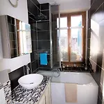 Heart Of Lovely And Cosy 2 Bedrooms, Terrace, Parking Διαμέρισμα